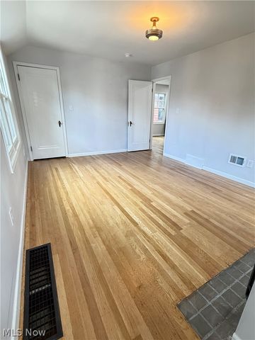 2045 Reveley Avenue, Lakewood, OH 44107