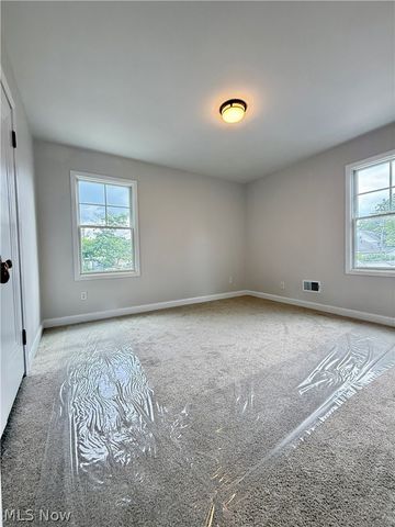 2045 Reveley Avenue, Lakewood, OH 44107