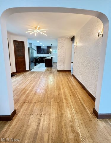 2045 Reveley Avenue, Lakewood, OH 44107