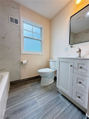 2045 Reveley Avenue, Lakewood, OH 44107