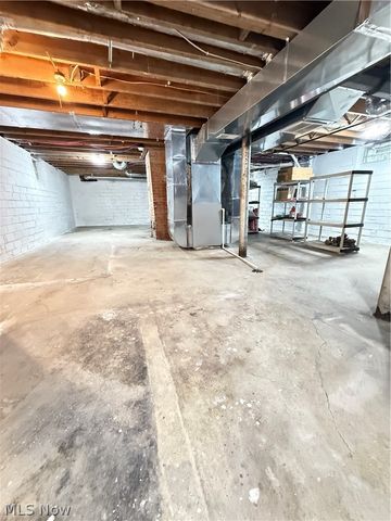 2045 Reveley Avenue, Lakewood, OH 44107