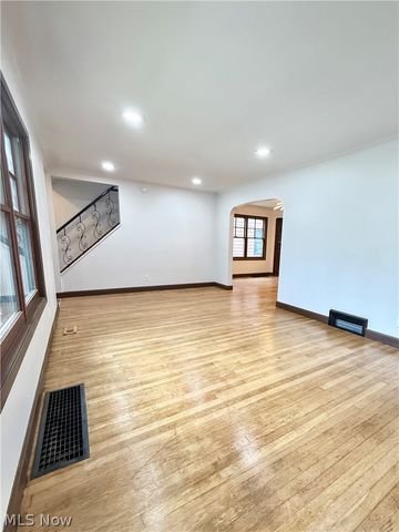 2045 Reveley Avenue, Lakewood, OH 44107