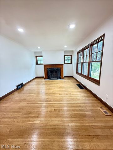 2045 Reveley Avenue, Lakewood, OH 44107