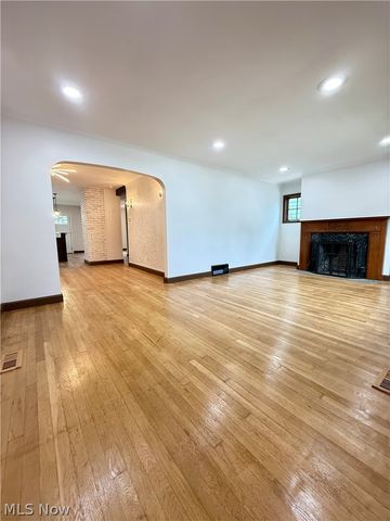 2045 Reveley Avenue, Lakewood, OH 44107