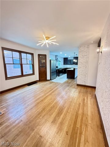2045 Reveley Avenue, Lakewood, OH 44107