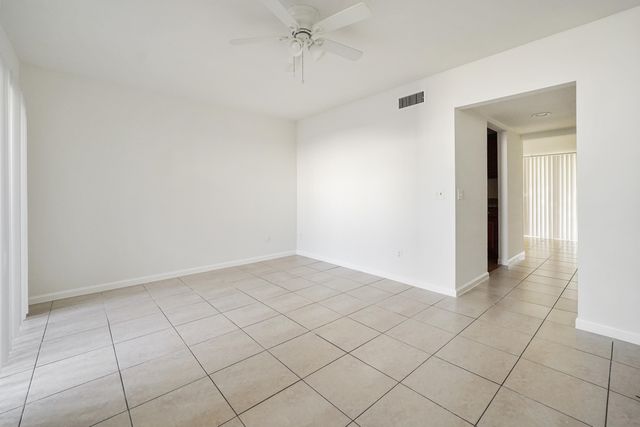 5070 Elmhurst Road F, West Palm Beach, FL 33417