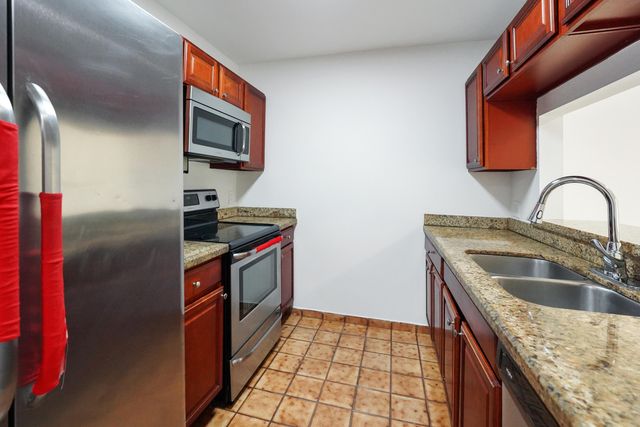 5070 Elmhurst Road F, West Palm Beach, FL 33417