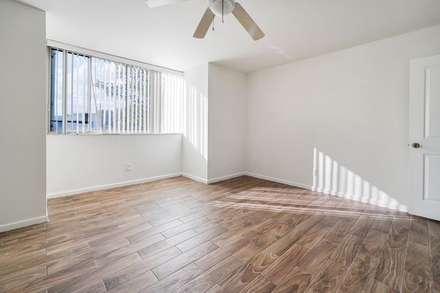 5070 Elmhurst Road F, West Palm Beach, FL 33417