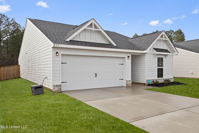 211 Savannah Gardens Road, Ocean Springs, MS 39564