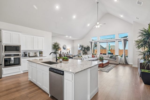 569 Pebble Drive, Waxahachie, TX 75167