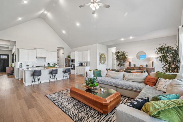 569 Pebble Drive, Waxahachie, TX 75167