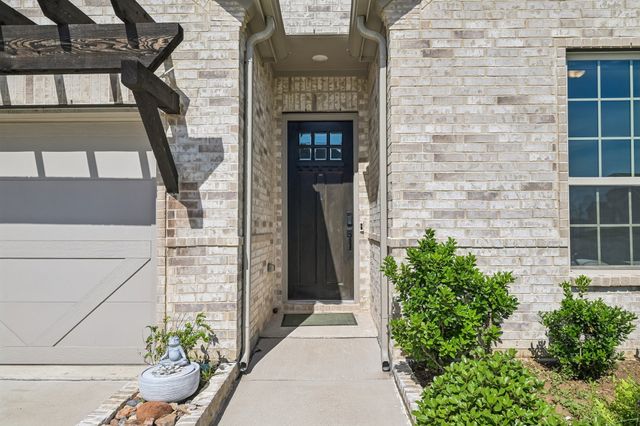 569 Pebble Drive, Waxahachie, TX 75167