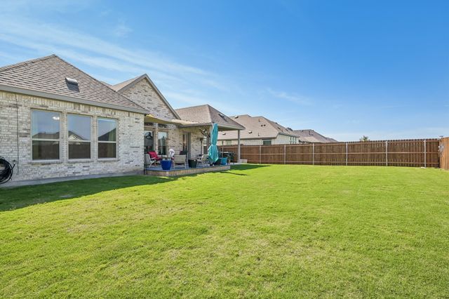 569 Pebble Drive, Waxahachie, TX 75167