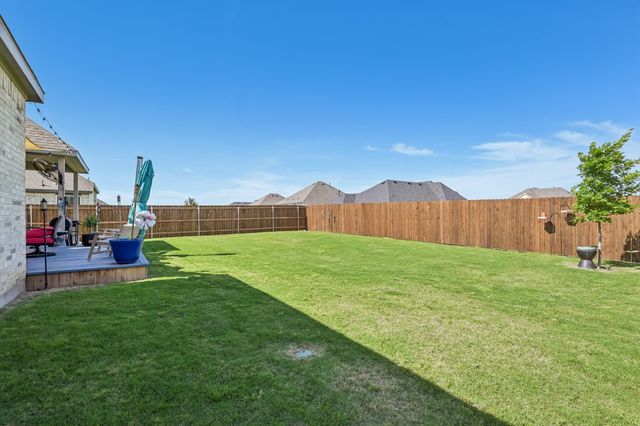569 Pebble Drive, Waxahachie, TX 75167