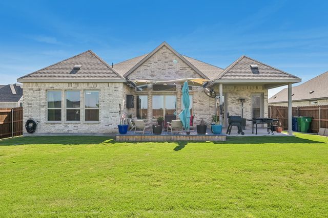 569 Pebble Drive, Waxahachie, TX 75167