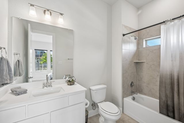 569 Pebble Drive, Waxahachie, TX 75167