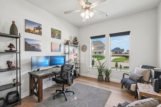 569 Pebble Drive, Waxahachie, TX 75167