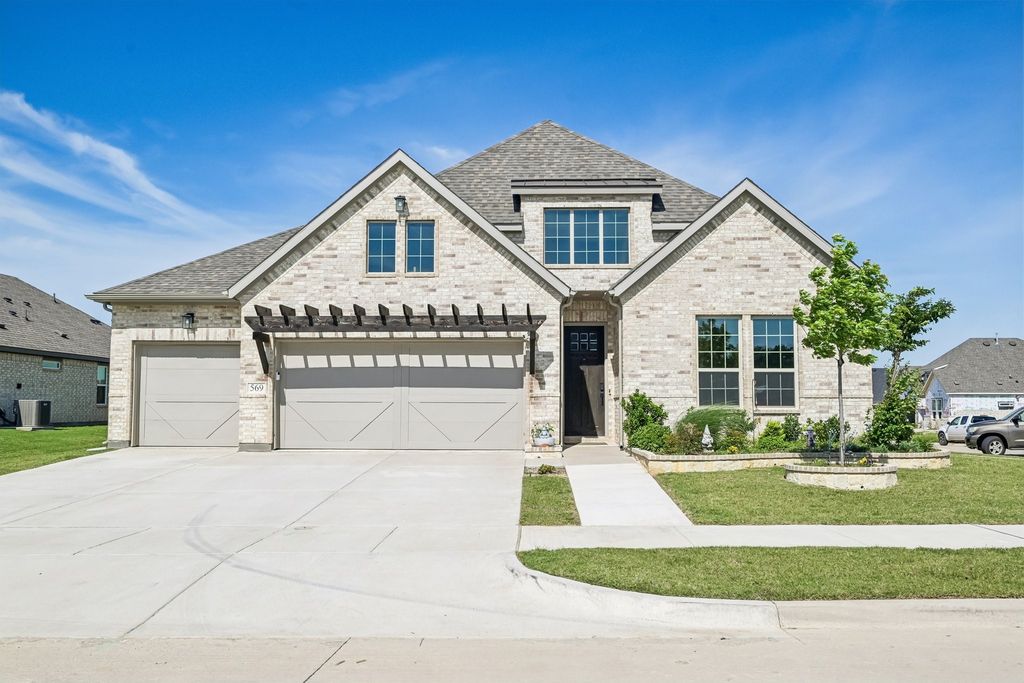 569 Pebble Drive, Waxahachie, TX 75167