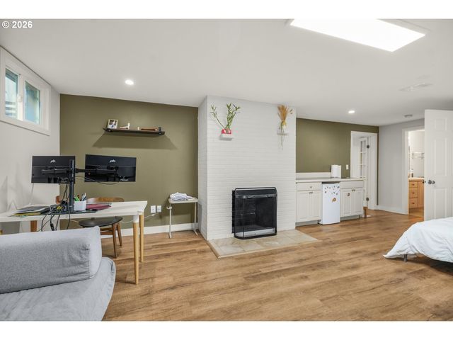 7927 N EDISON St, Portland, OR 97203