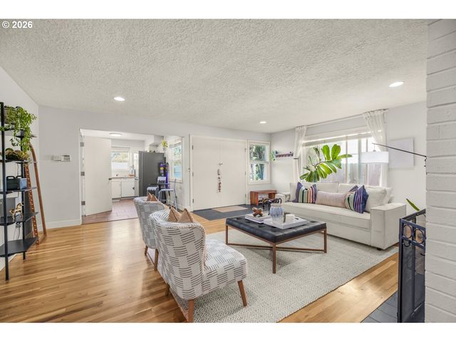 7927 N EDISON St, Portland, OR 97203