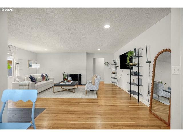 7927 N EDISON St, Portland, OR 97203