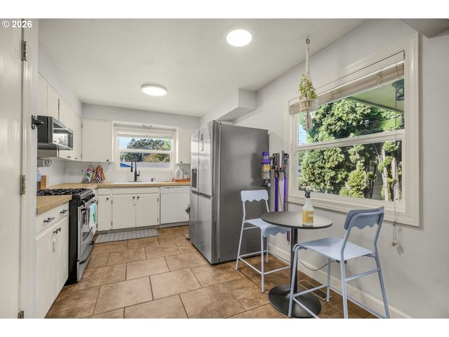 7927 N EDISON St, Portland, OR 97203