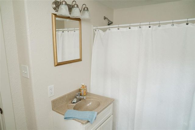 707 E 5th Street, Altamont, KS 67330