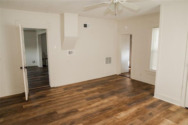 707 E 5th Street, Altamont, KS 67330