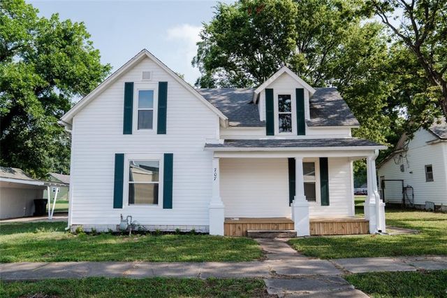 707 E 5th Street, Altamont, KS 67330