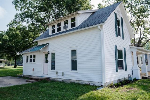 707 E 5th Street, Altamont, KS 67330