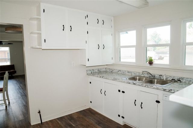 707 E 5th Street, Altamont, KS 67330