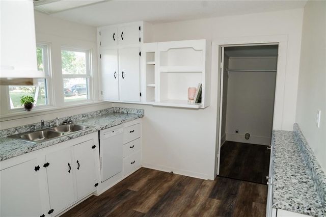 707 E 5th Street, Altamont, KS 67330