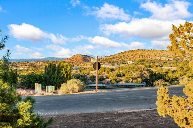 218 Meadows Road, Placitas, NM 87043