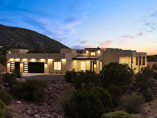 218 Meadows Road, Placitas, NM 87043