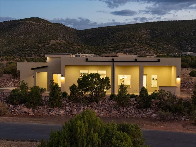 218 Meadows Road, Placitas, NM 87043