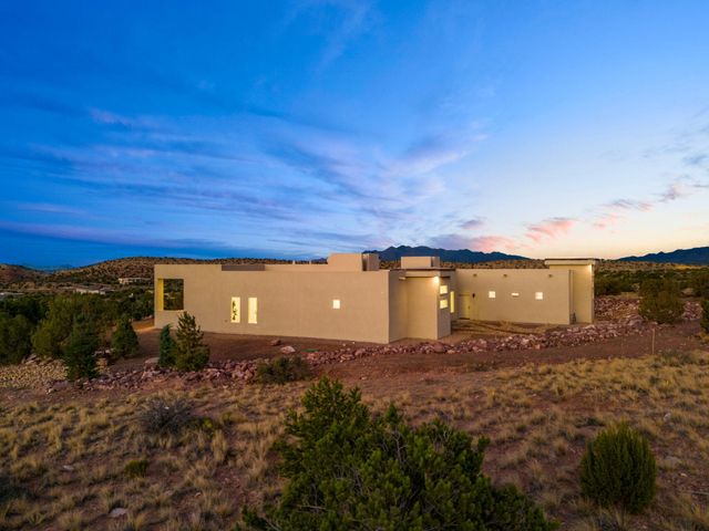 218 Meadows Road, Placitas, NM 87043