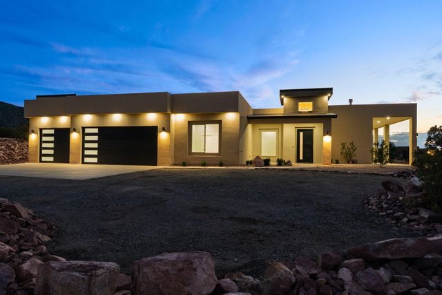 218 Meadows Road, Placitas, NM 87043