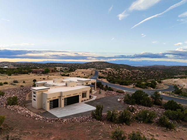 218 Meadows Road, Placitas, NM 87043
