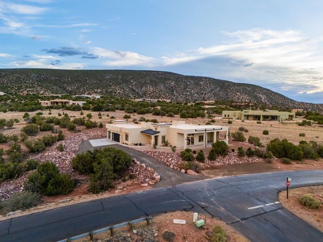 218 Meadows Road, Placitas, NM 87043