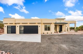 218 Meadows Road, Placitas, NM 87043