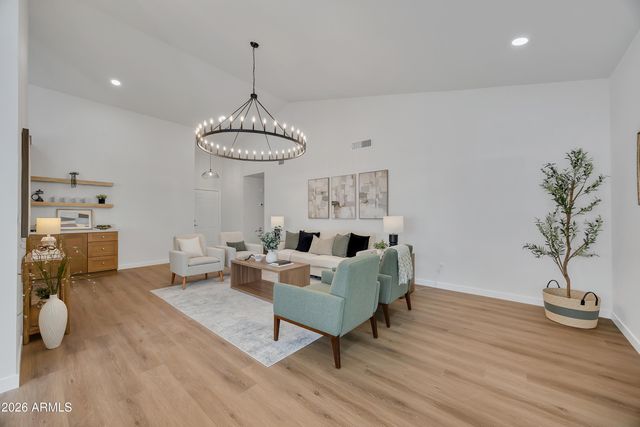 613 W TARA Court, Gilbert, AZ 85233