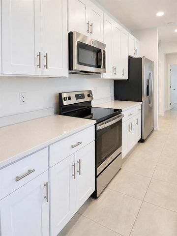 2016 ROSEWOOD CIRCLE, Lakeland, FL 33810