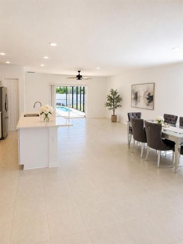 2016 ROSEWOOD CIRCLE, Lakeland, FL 33810