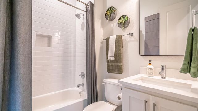 694 W Main Street, Arlington, TX 76013