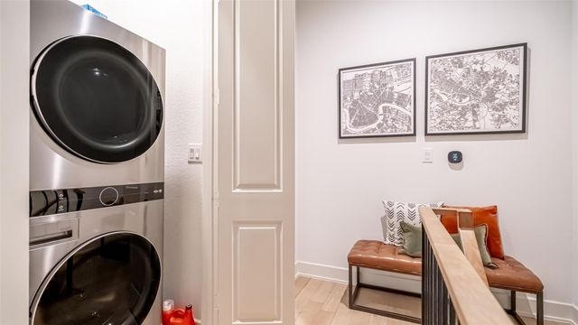 694 W Main Street, Arlington, TX 76013