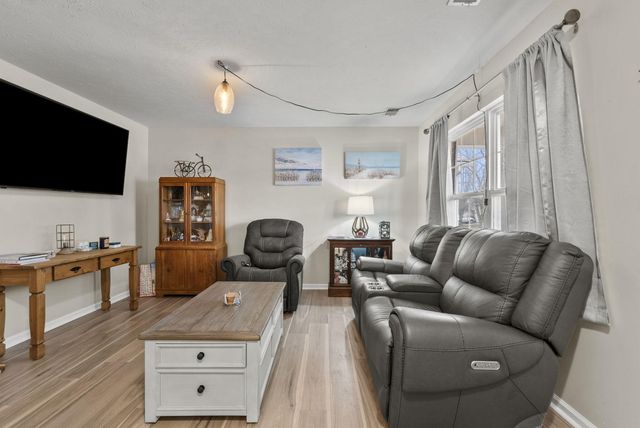 1905 Sandersville Road, Lexington, KY 40511