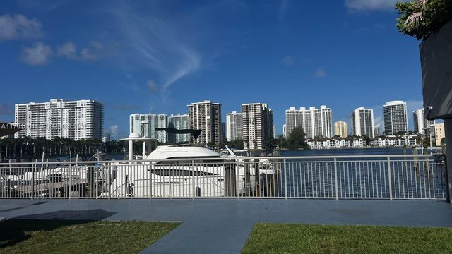 18031 Biscayne Boulevard 1103, Aventura, FL 33160