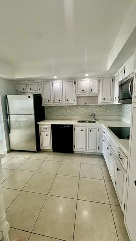 18031 Biscayne Boulevard 1103, Aventura, FL 33160