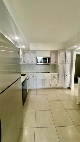 18031 Biscayne Boulevard 1103, Aventura, FL 33160