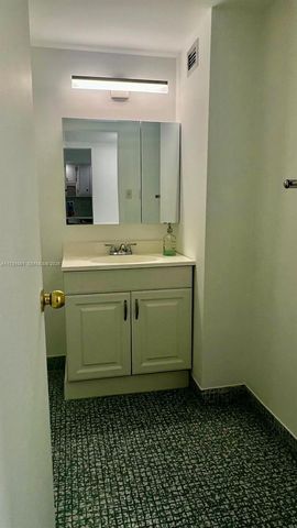 18031 Biscayne Boulevard 1103, Aventura, FL 33160